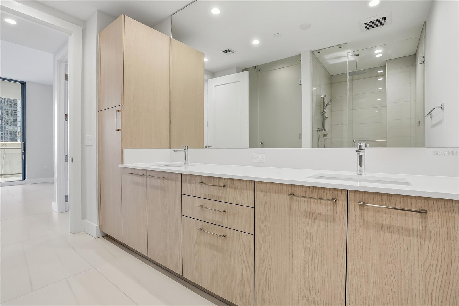 Image 36 of 72 For 275 1st Ave S 1008