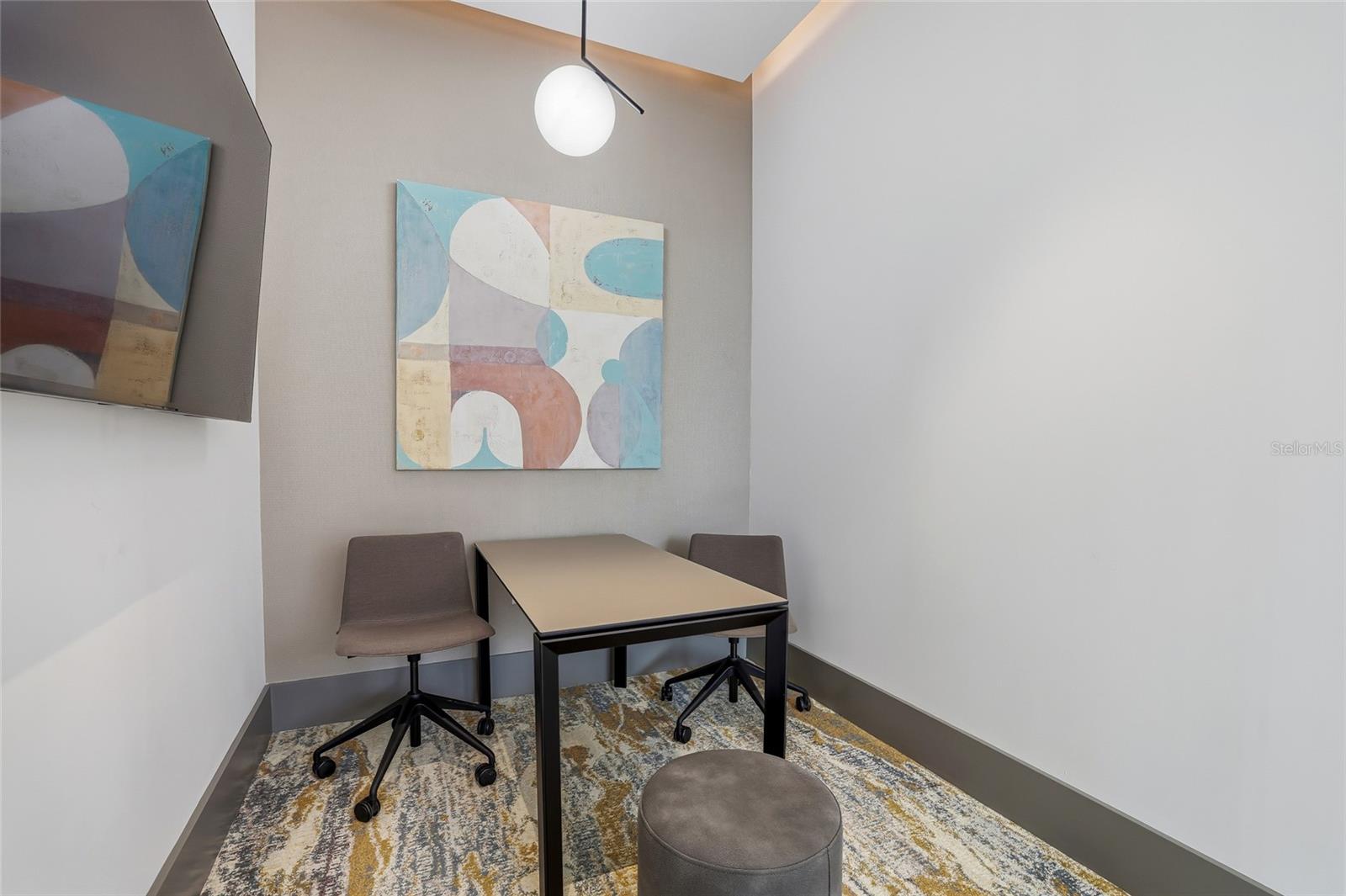 Image 46 of 72 For 275 1st Ave S 1008