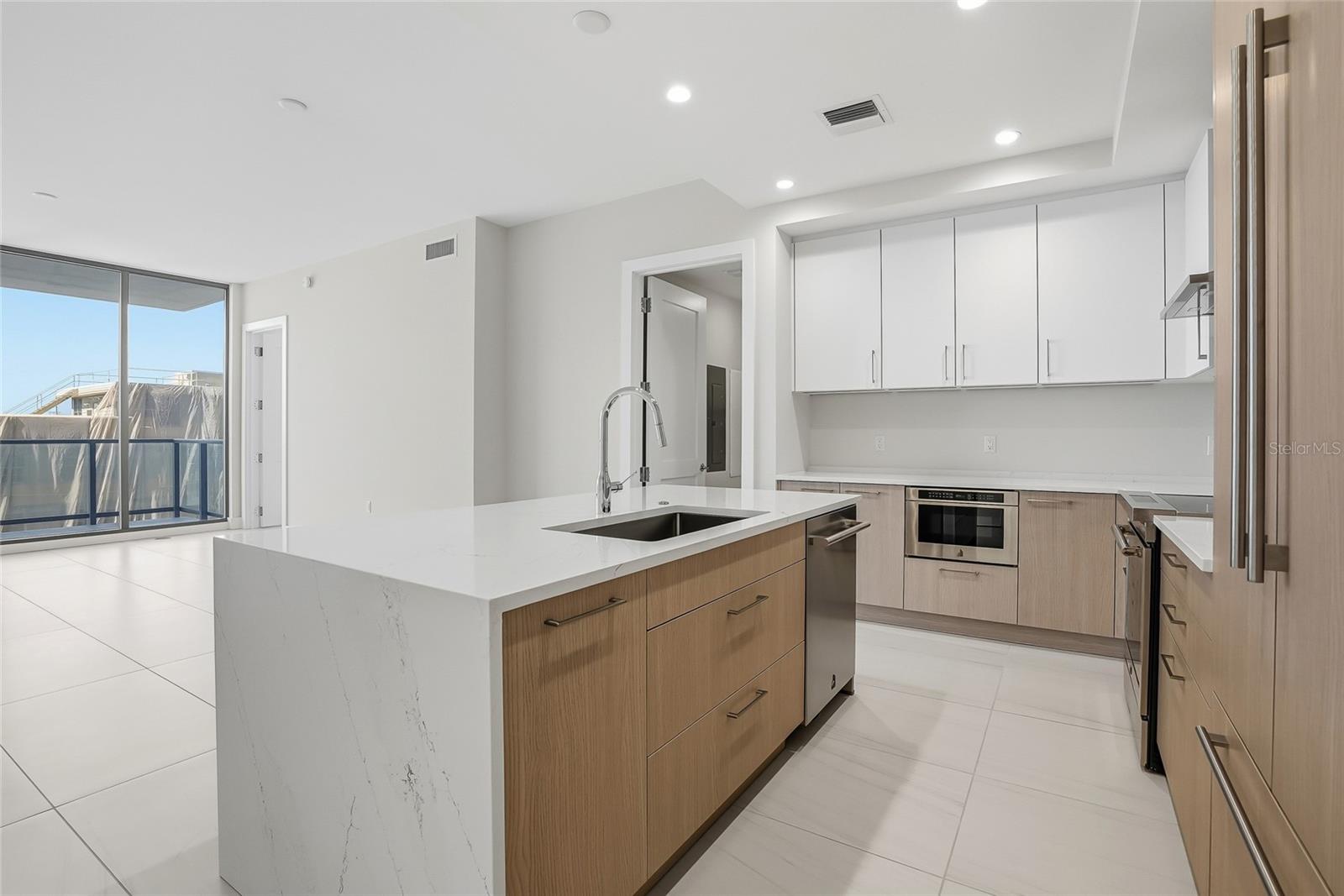 Image 6 of 72 For 275 1st Ave S 1008