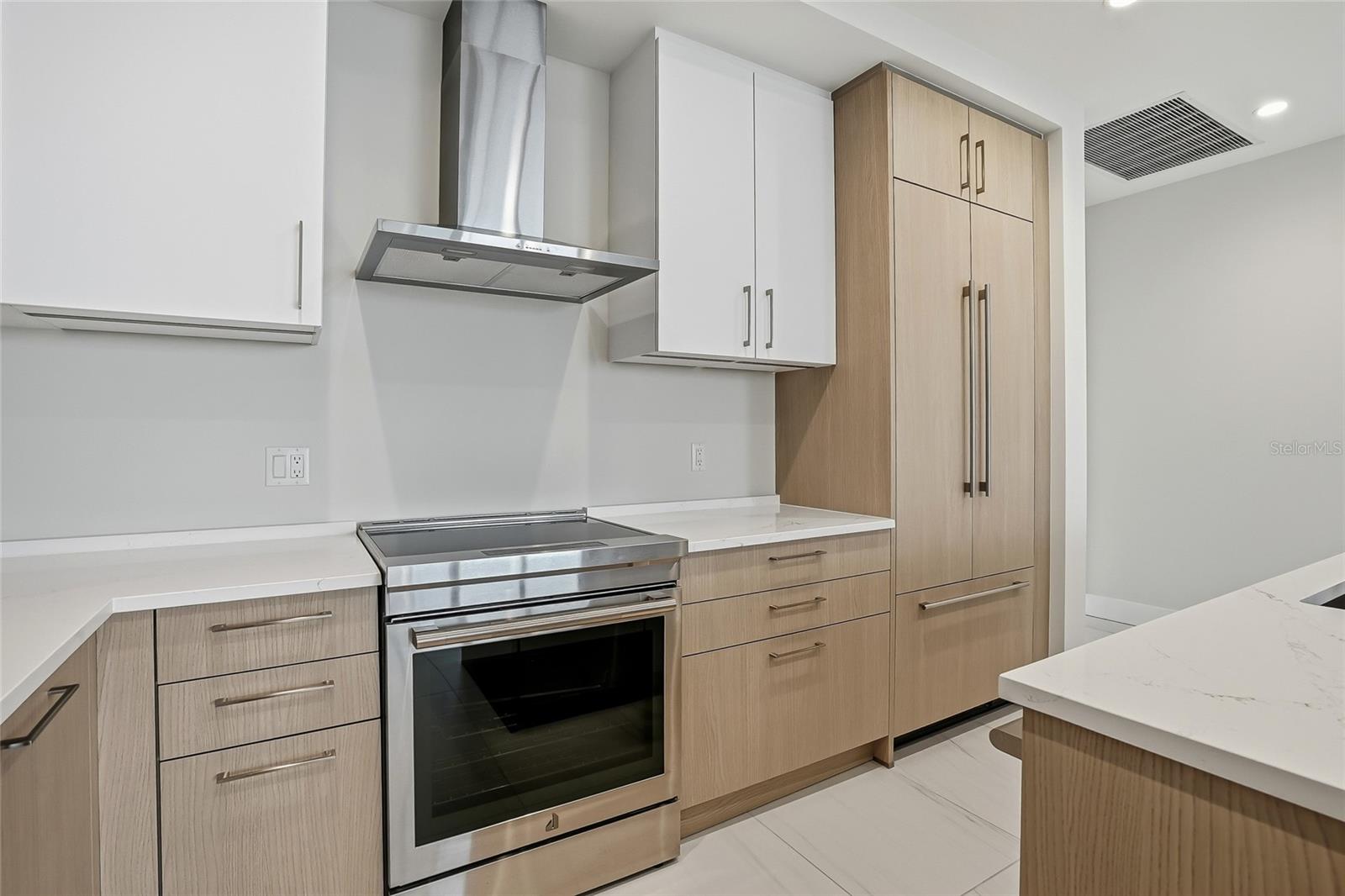 Image 9 of 72 For 275 1st Ave S 1008