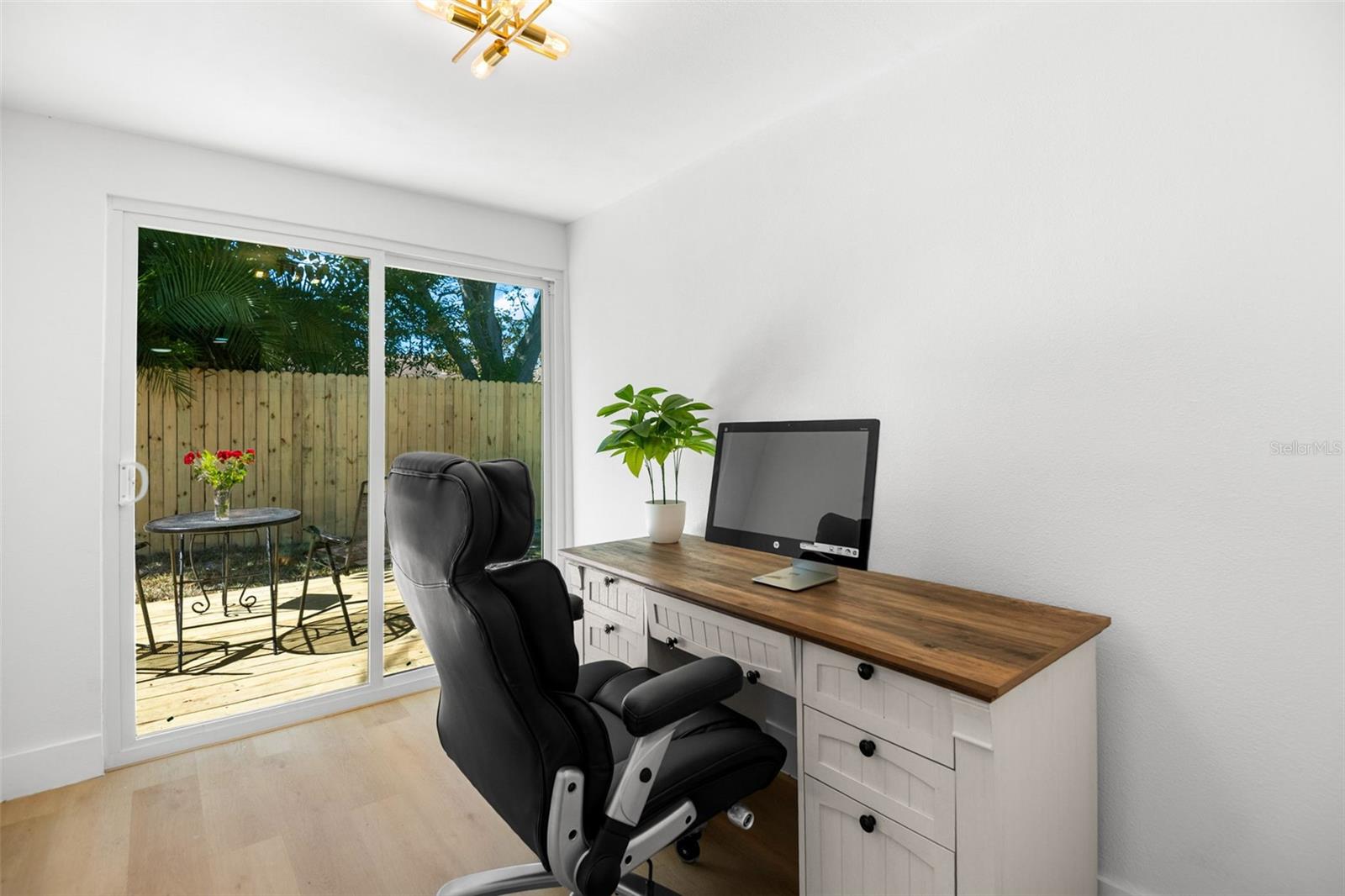 Image 17 of 42 For 650 Pinecrest Drive