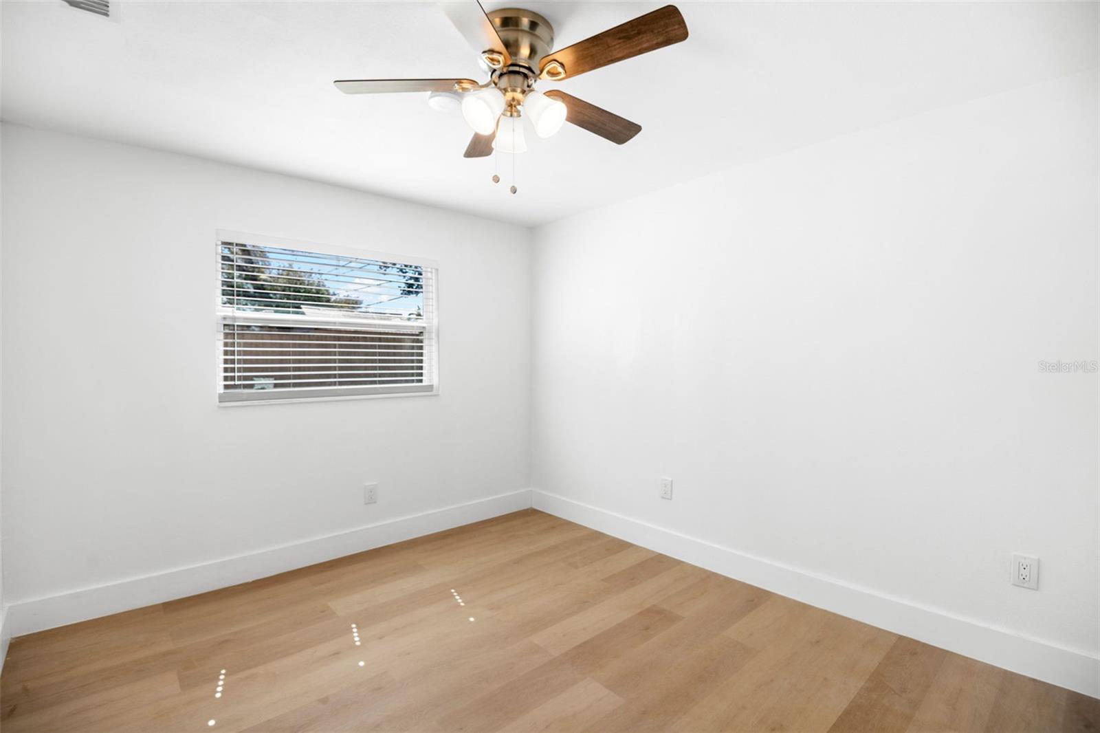 Image 33 of 42 For 650 Pinecrest Drive