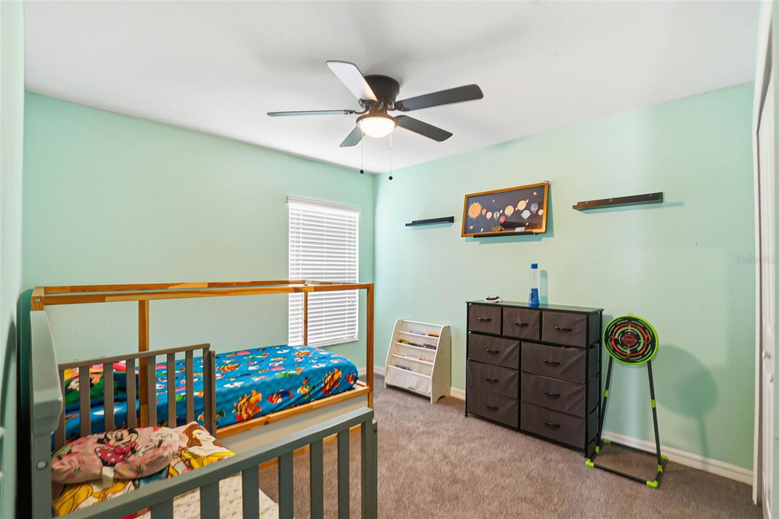 Image 11 of 35 For 211 English Channel Place