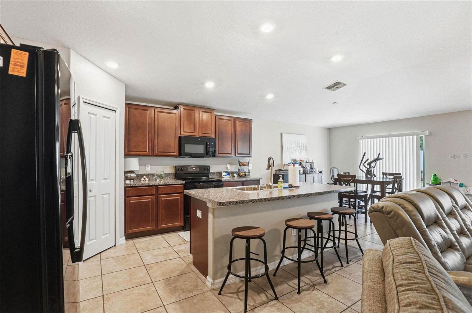 Image 24 of 35 For 211 English Channel Place