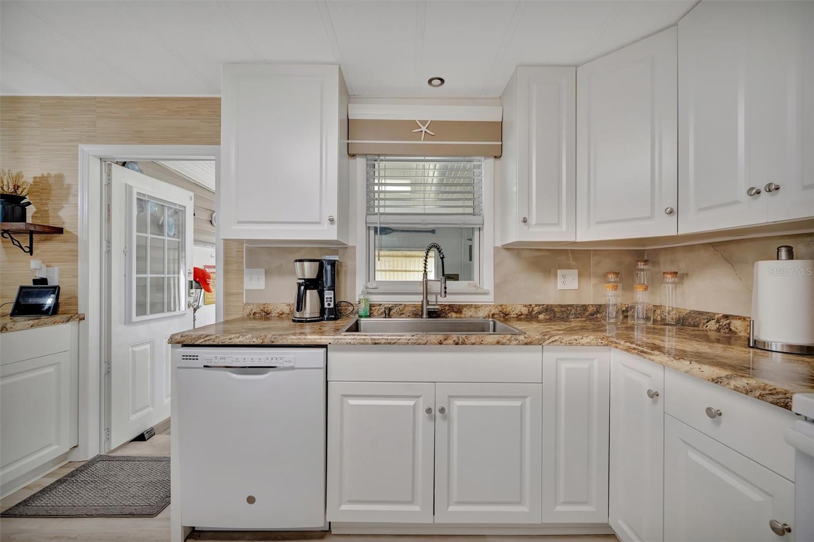 Image 40 of 70 For 117 Saint Thomas Circle