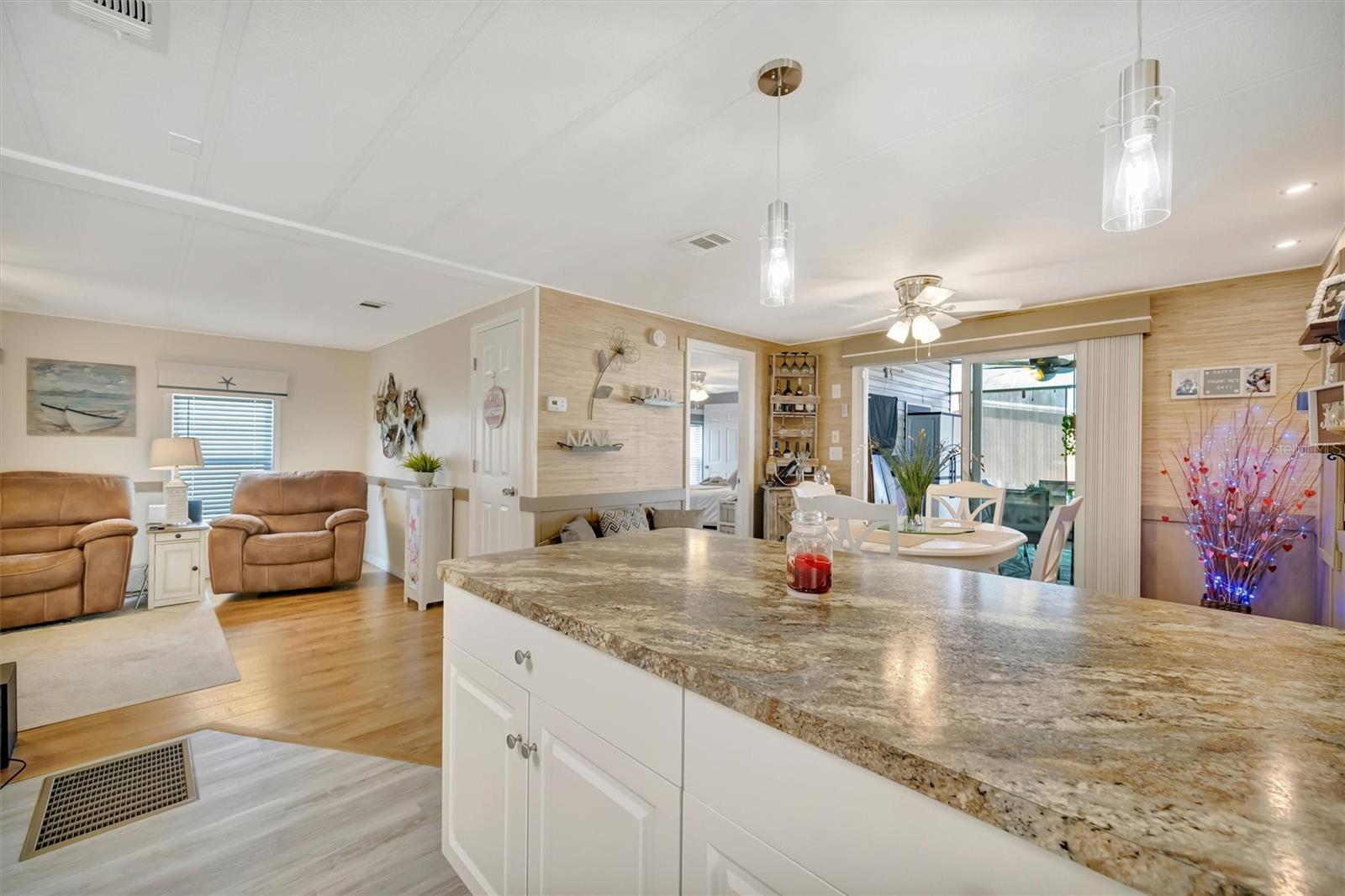 Image 43 of 70 For 117 Saint Thomas Circle