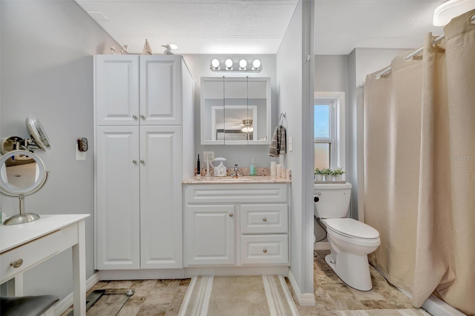 Image 67 of 70 For 117 Saint Thomas Circle