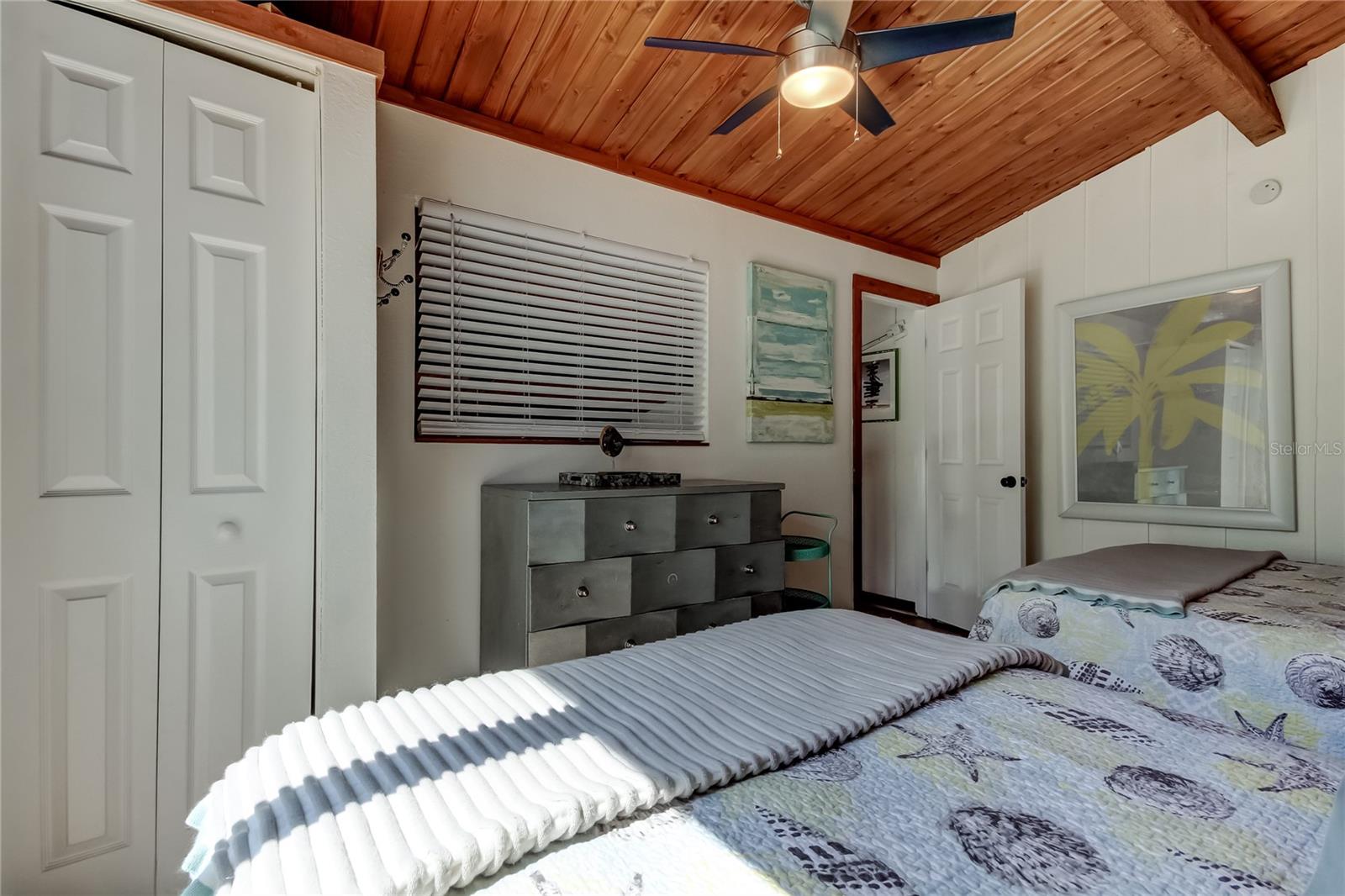 Image 24 of 40 For 19530 Gulf Boulevard 4b