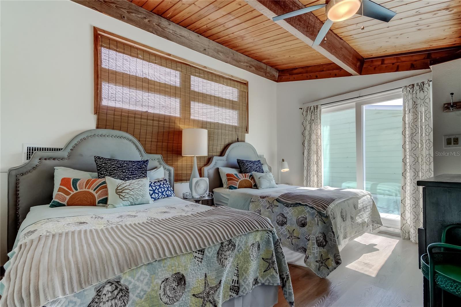 Image 26 of 40 For 19530 Gulf Boulevard 4b