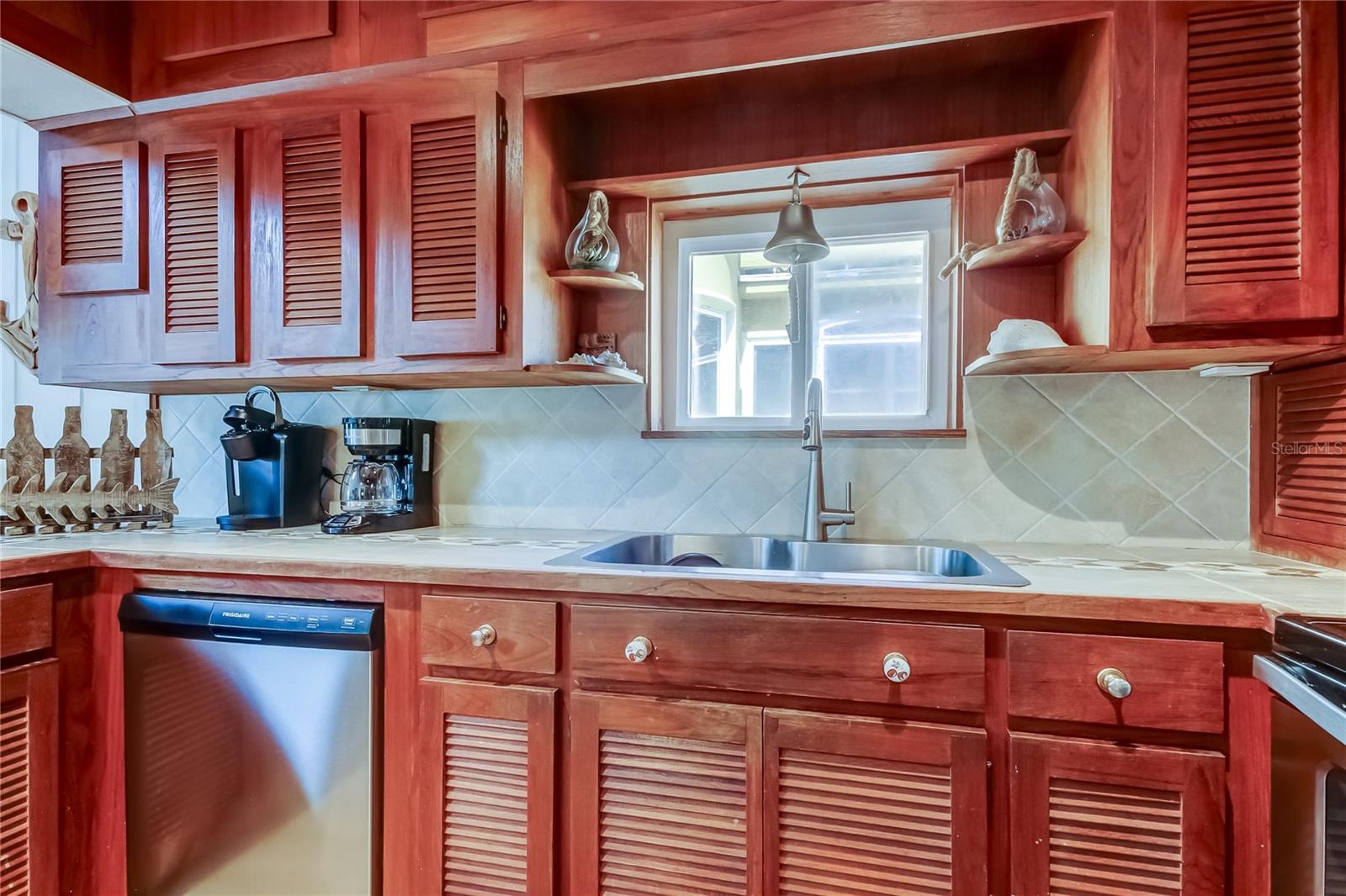 Image 27 of 40 For 19530 Gulf Boulevard 4b