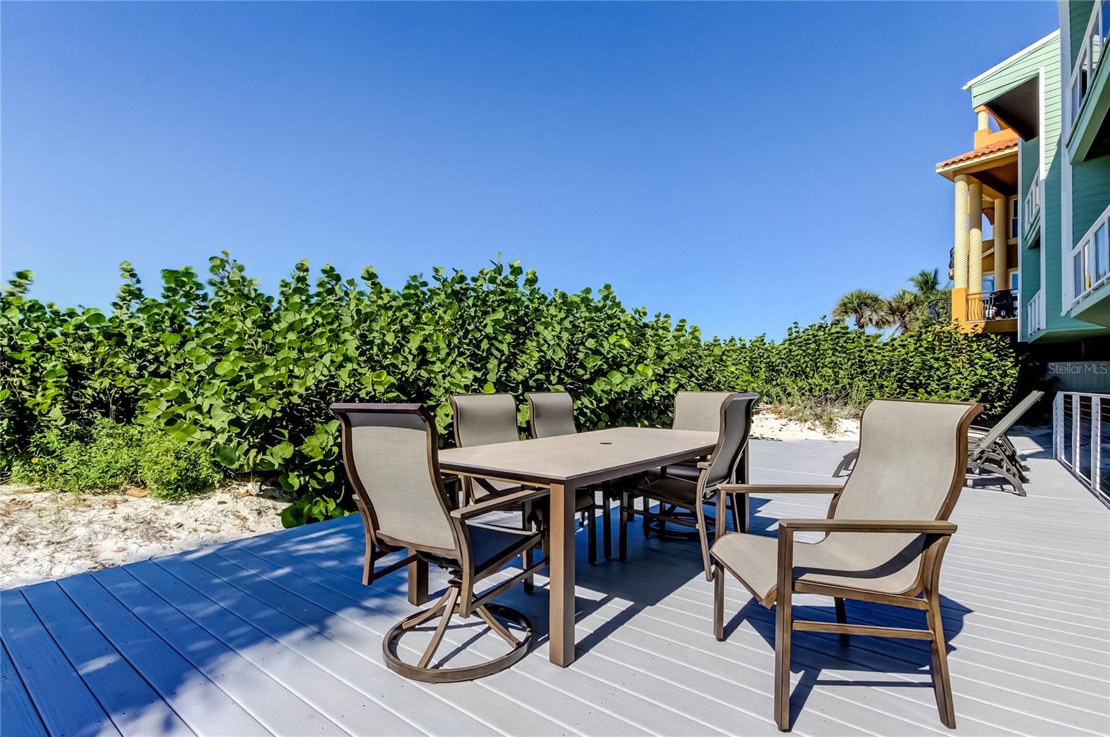 Image 33 of 40 For 19530 Gulf Boulevard 4b