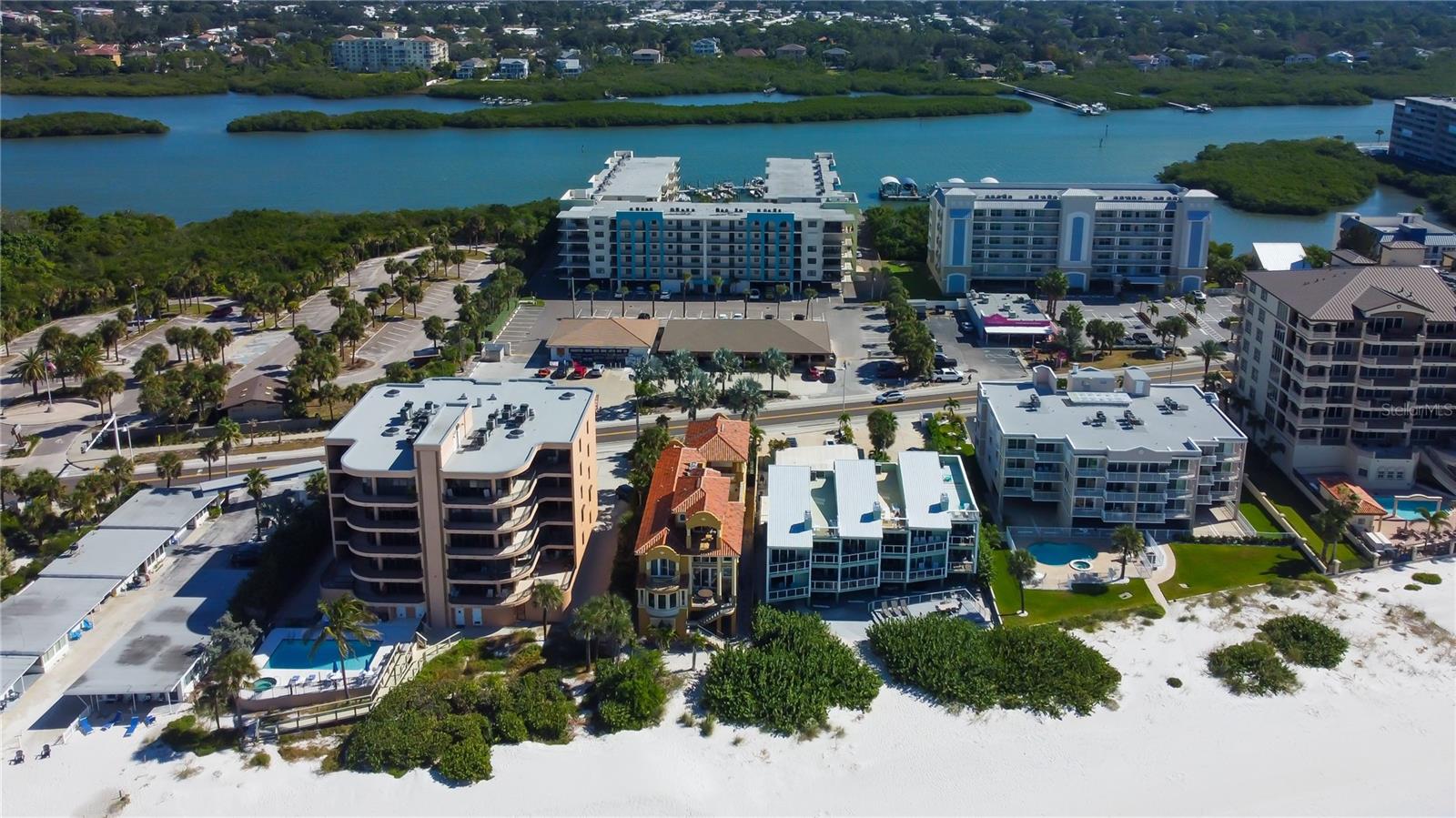 Image 7 of 40 For 19530 Gulf Boulevard 4b