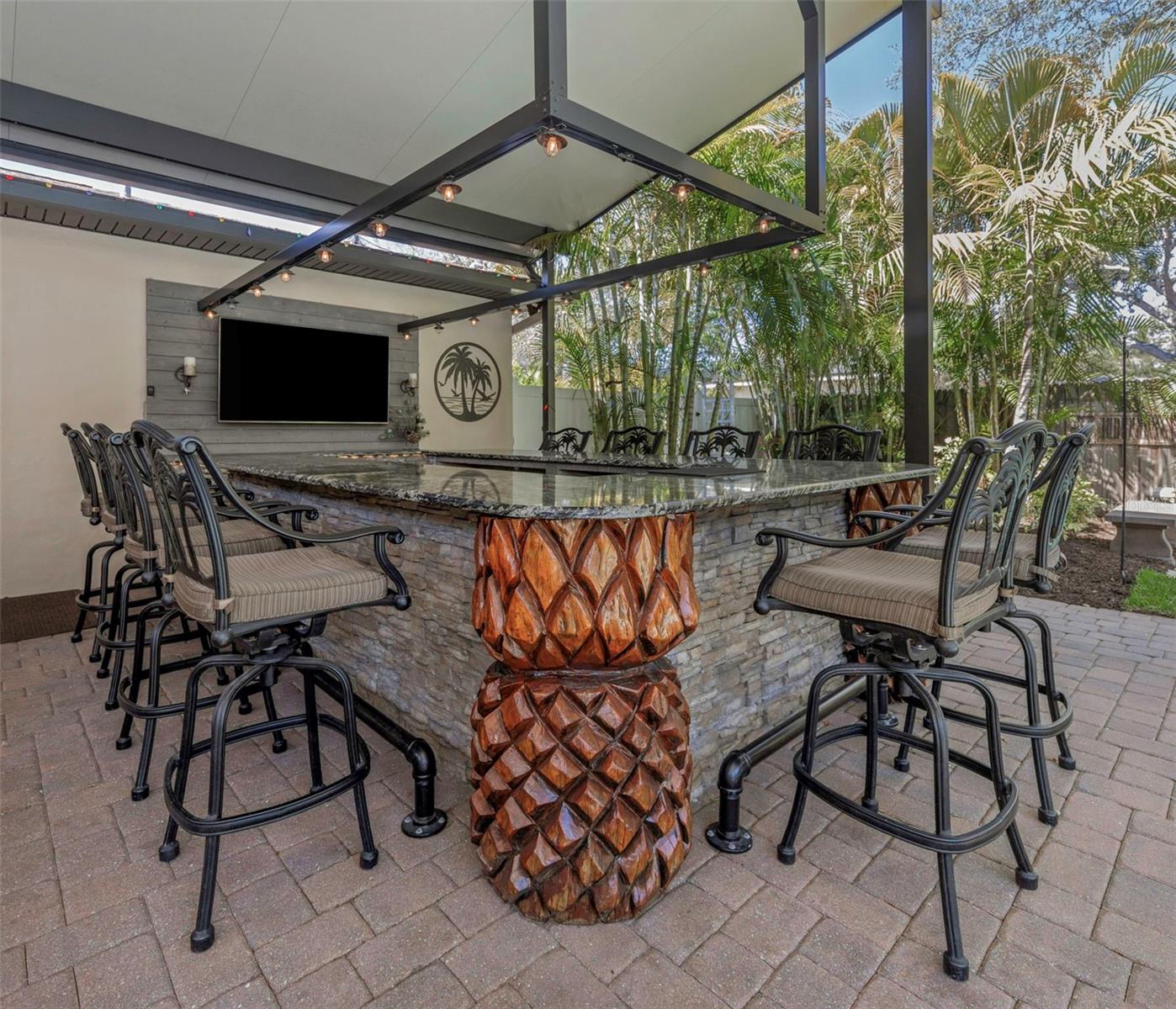 Listing photo id 9 for 1437 Country Club Rd N Road N Country Cl