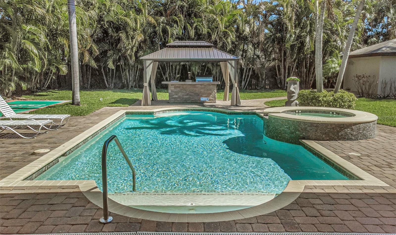 Listing photo id 11 for 1437 Country Club Rd N Road N Country Cl