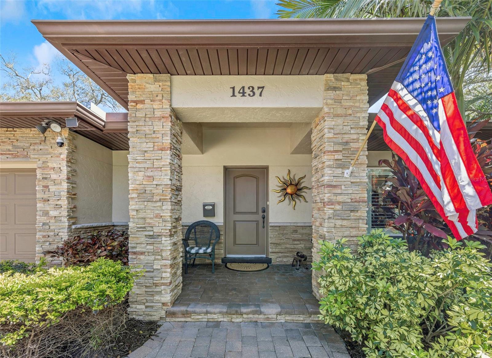 Listing photo id 22 for 1437 Country Club Rd N Road N Country Cl