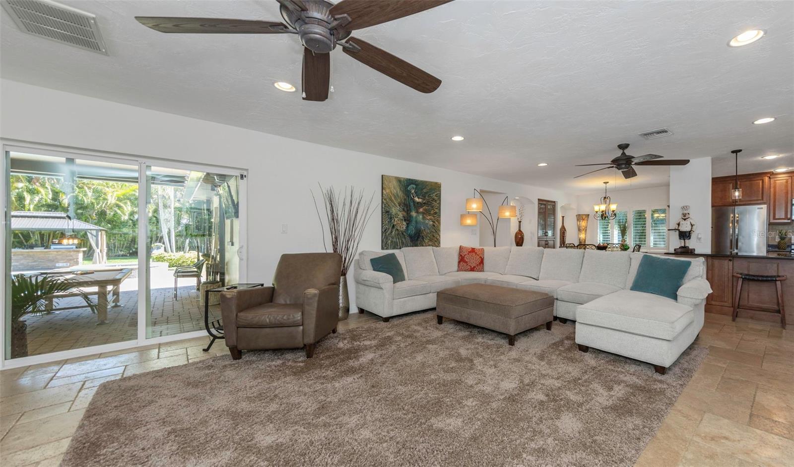 Listing photo id 24 for 1437 Country Club Rd N Road N Country Cl