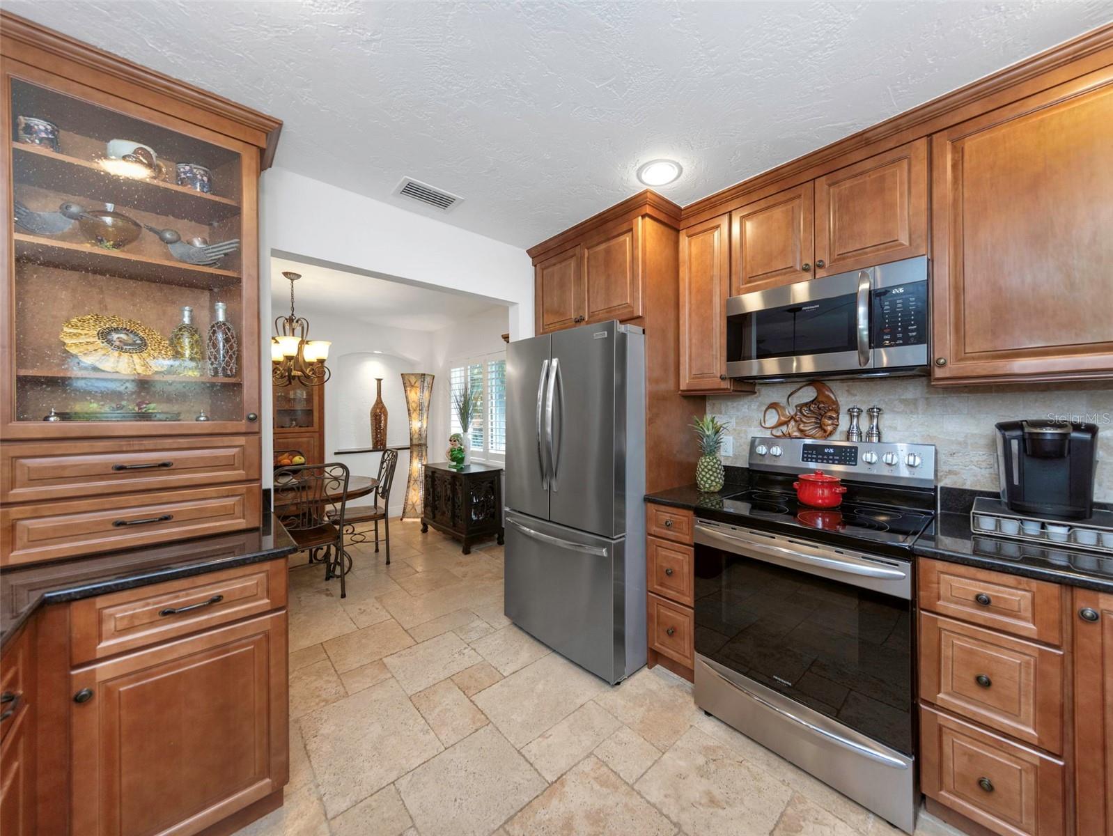 Listing photo id 37 for 1437 Country Club Rd N Road N Country Cl