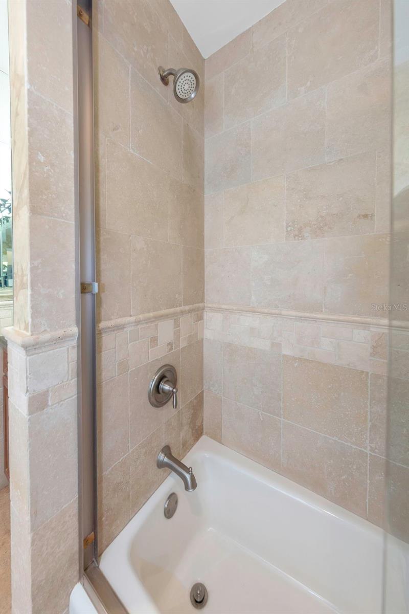 Listing photo id 46 for 1437 Country Club Rd N Road N Country Cl