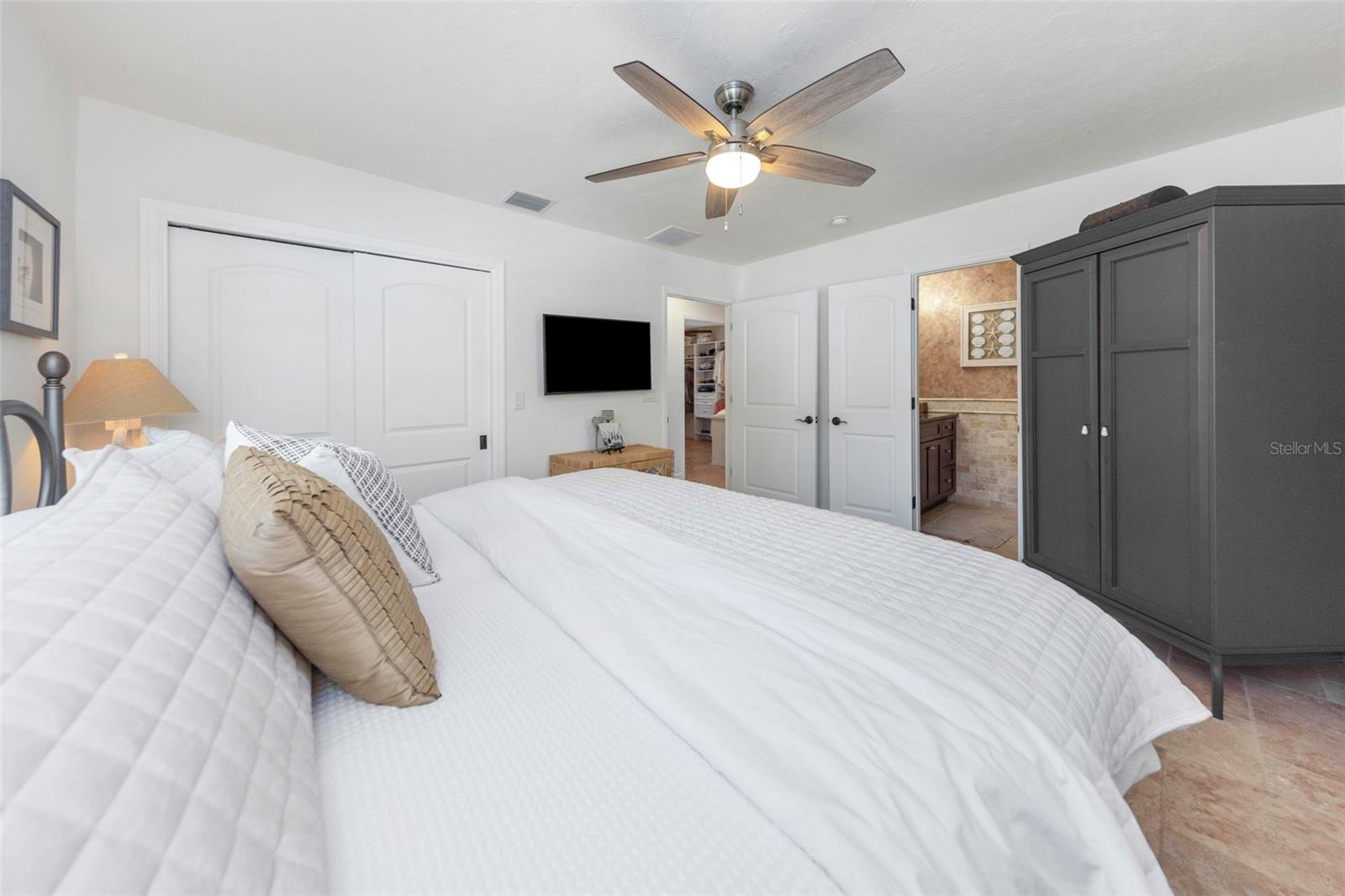 Listing photo id 48 for 1437 Country Club Rd N Road N Country Cl