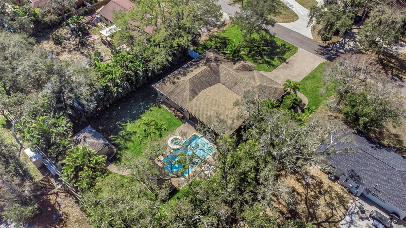 Listing photo id 61 for 1437 Country Club Rd N Road N Country Cl