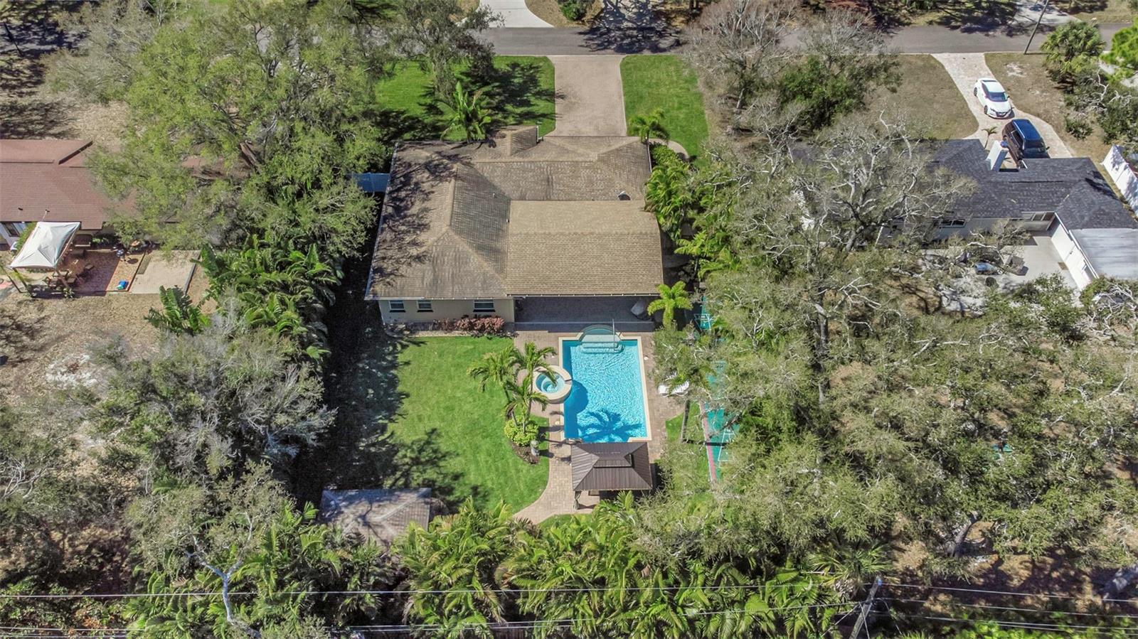 Listing photo id 62 for 1437 Country Club Rd N Road N Country Cl