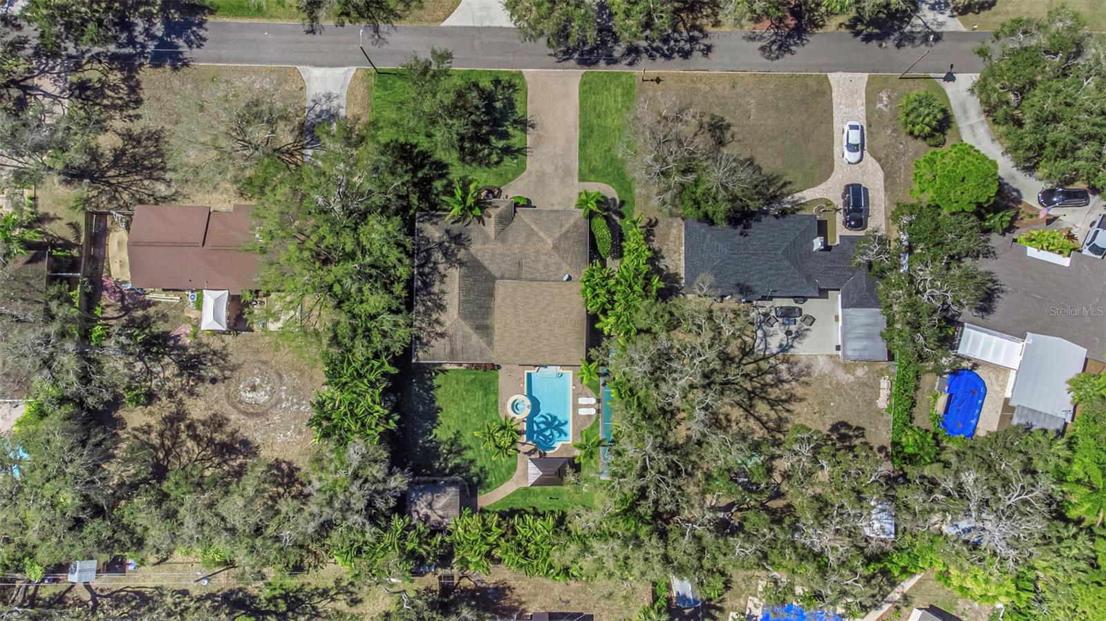 Listing photo id 65 for 1437 Country Club Rd N Road N Country Cl