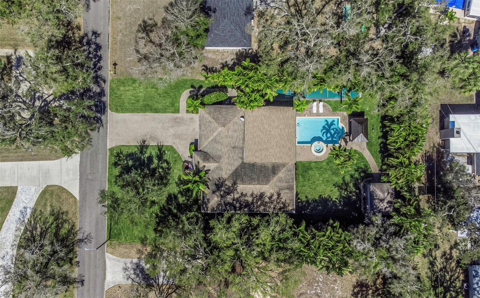 Listing photo id 66 for 1437 Country Club Rd N Road N Country Cl