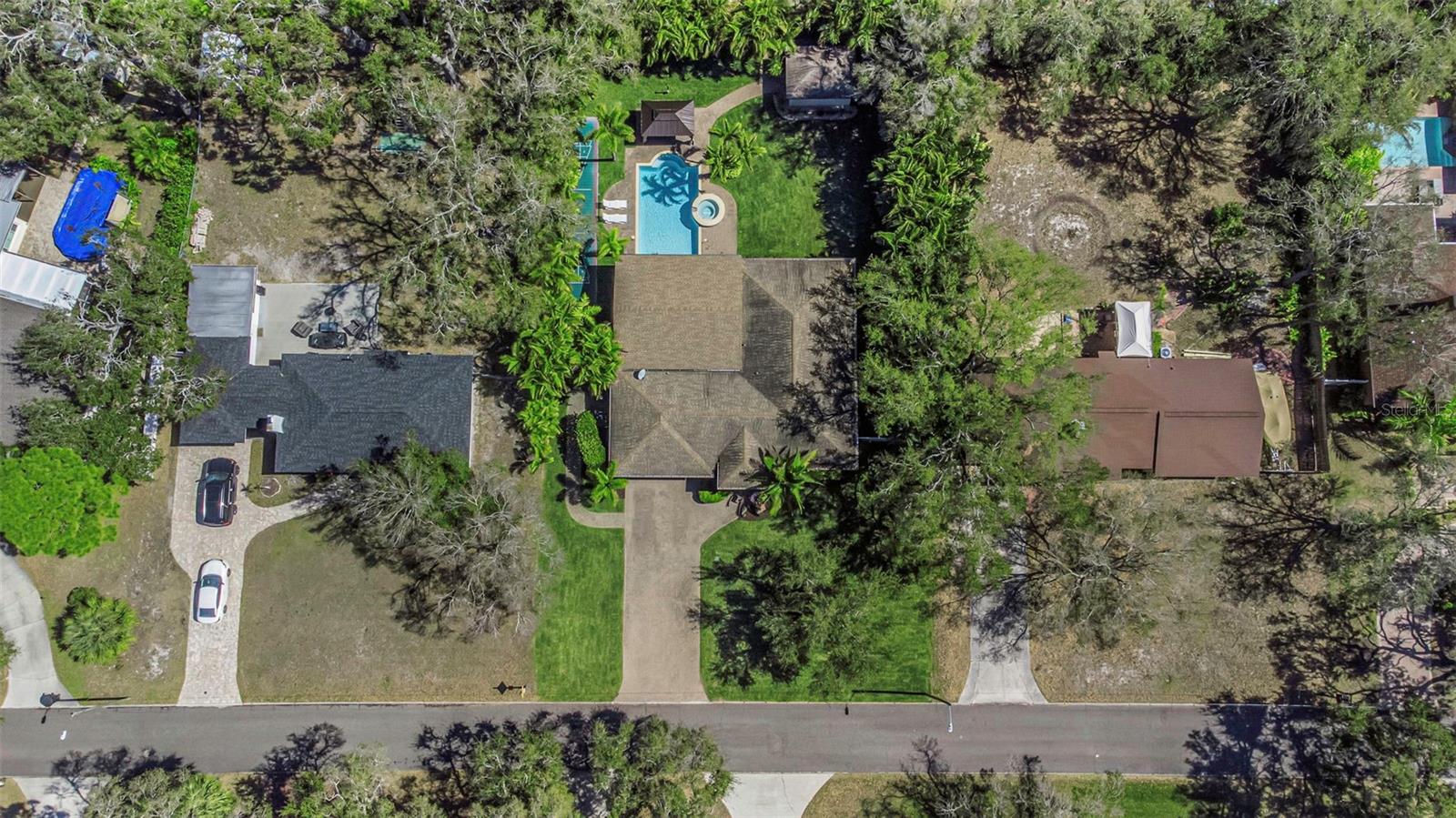 Listing photo id 68 for 1437 Country Club Rd N Road N Country Cl