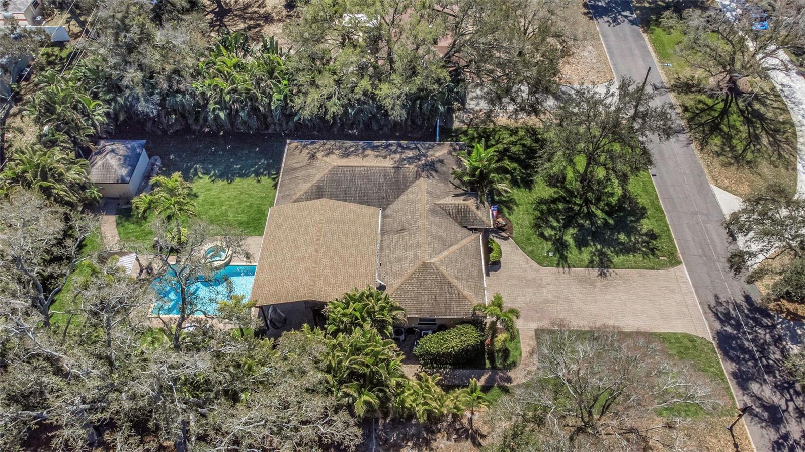 Listing photo id 70 for 1437 Country Club Rd N Road N Country Cl