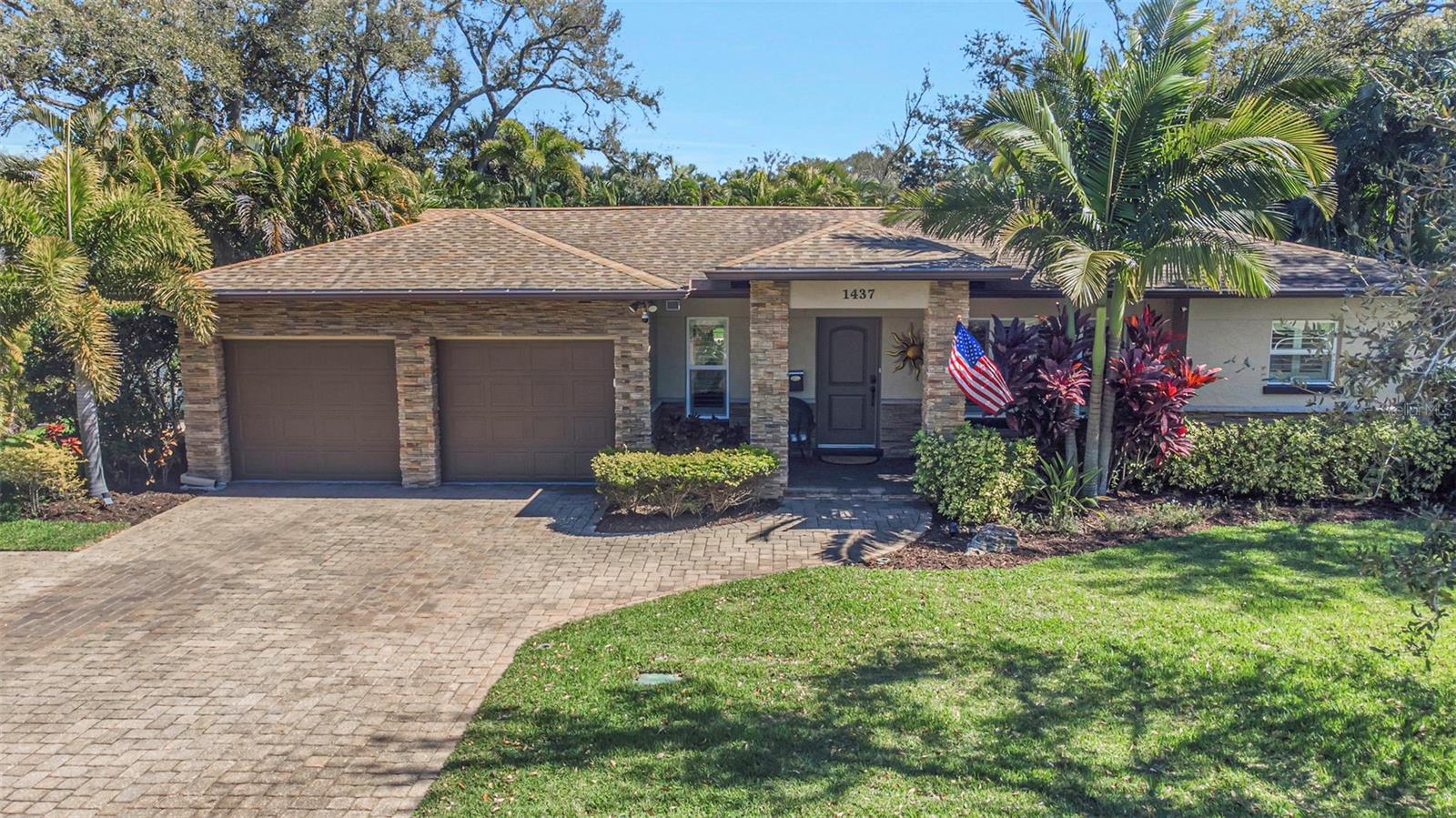 Listing photo id 74 for 1437 Country Club Rd N Road N Country Cl