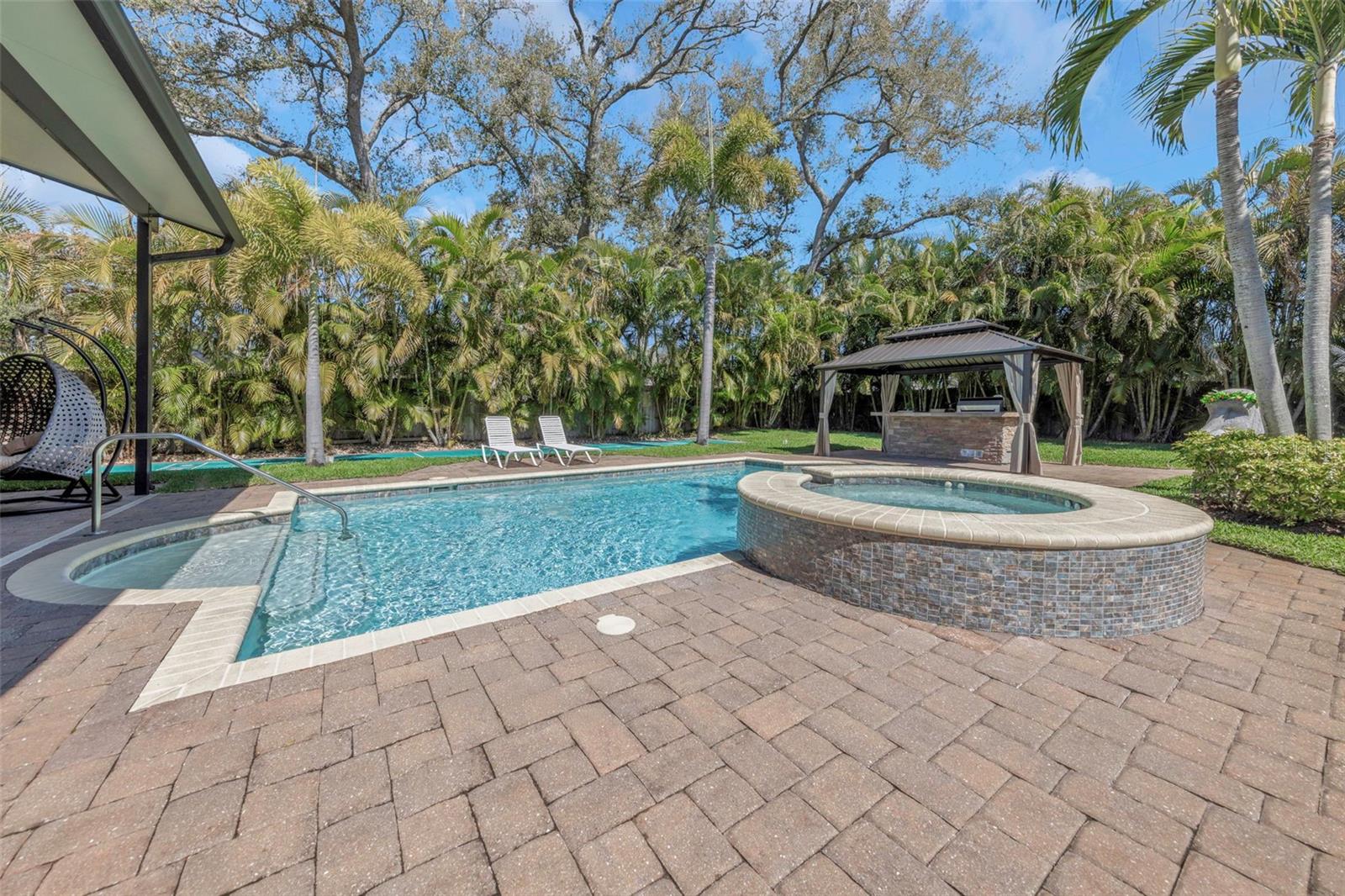 Listing photo id 75 for 1437 Country Club Rd N Road N Country Cl