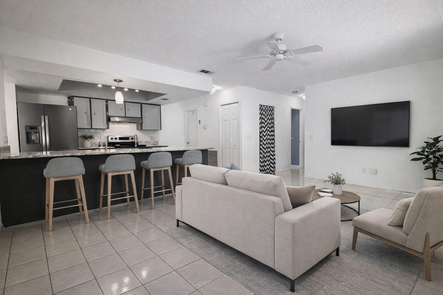 Listing photo id 9 for 2505 Linden Tree Street