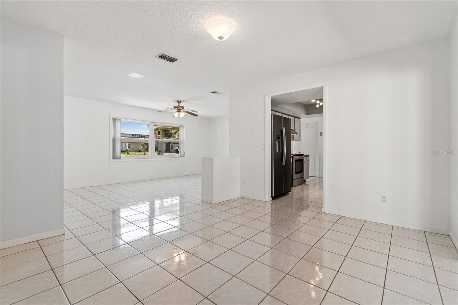 Listing photo id 17 for 2505 Linden Tree Street