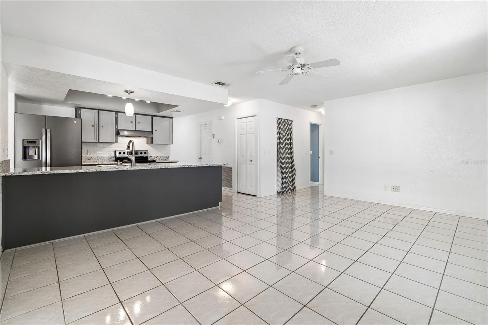 Listing photo id 23 for 2505 Linden Tree Street