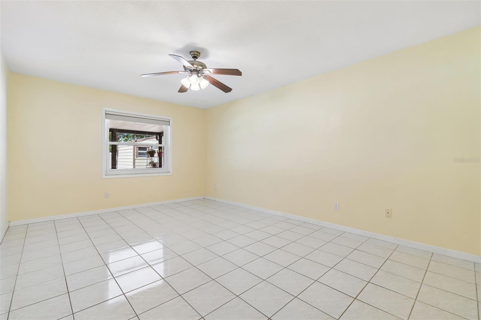 Listing photo id 24 for 2505 Linden Tree Street