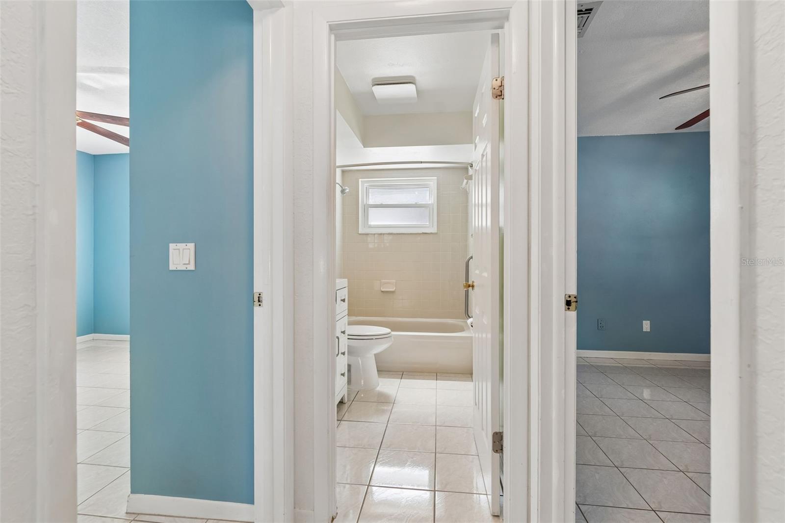 Listing photo id 29 for 2505 Linden Tree Street