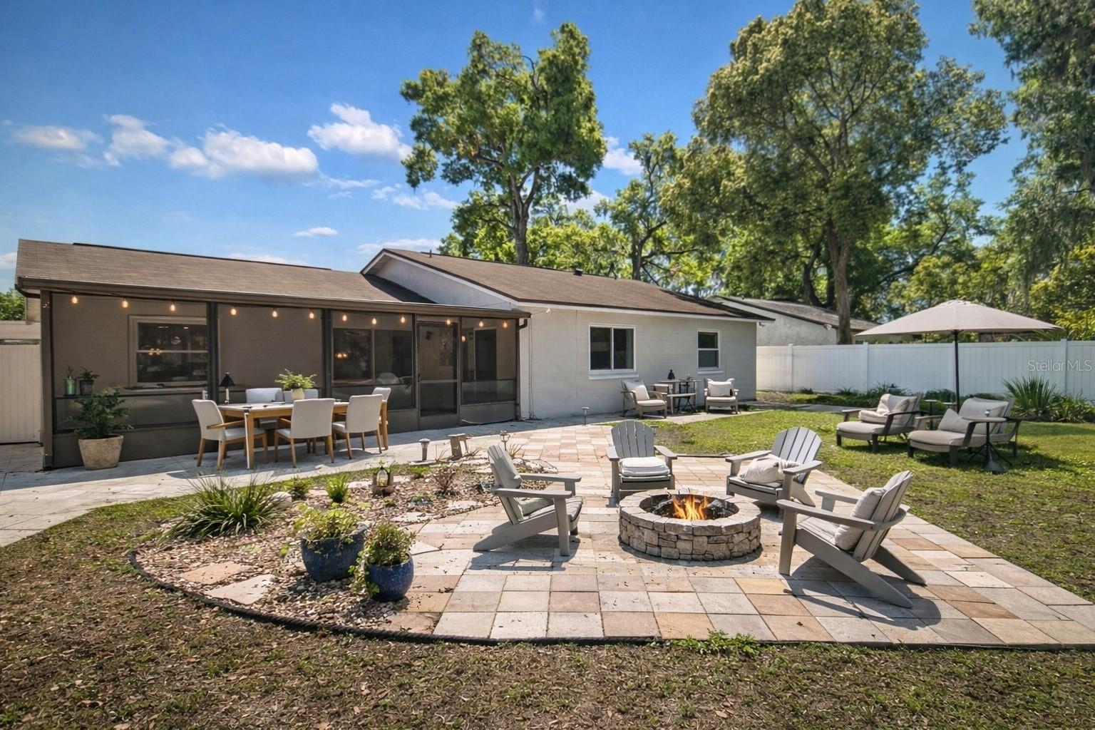 Listing photo id 2 for 2505 Linden Tree Street