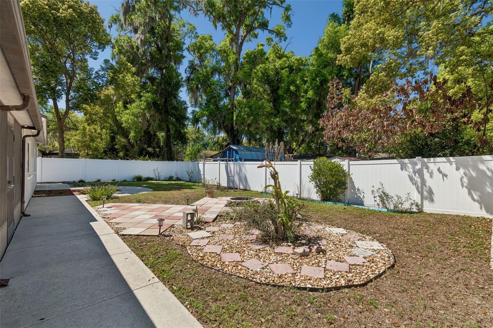 Listing photo id 41 for 2505 Linden Tree Street