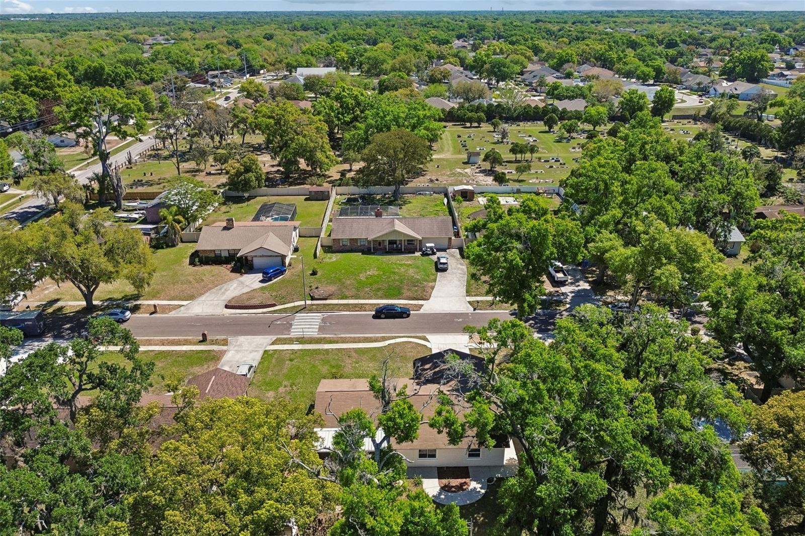 Listing photo id 54 for 2505 Linden Tree Street