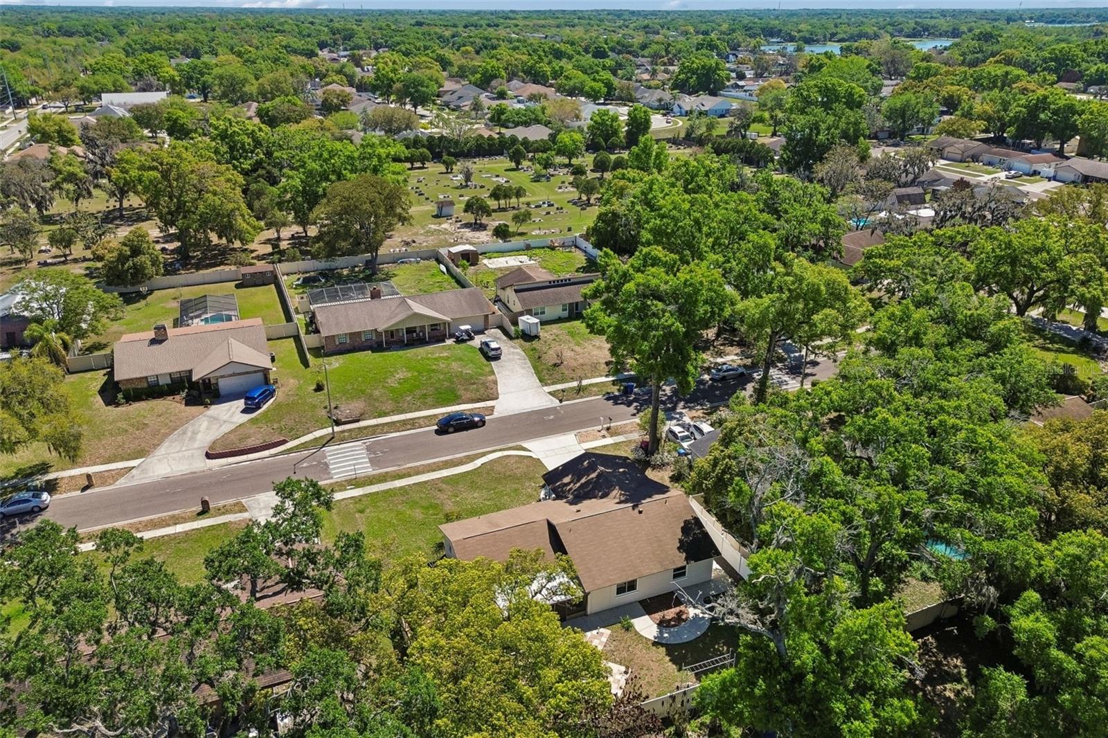 Listing photo id 55 for 2505 Linden Tree Street