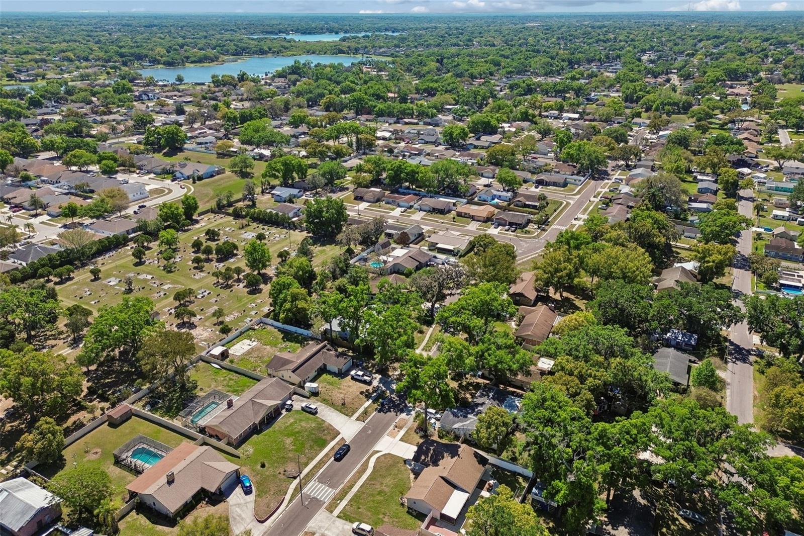 Listing photo id 57 for 2505 Linden Tree Street