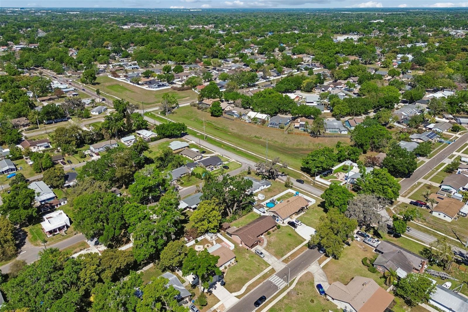 Listing photo id 61 for 2505 Linden Tree Street