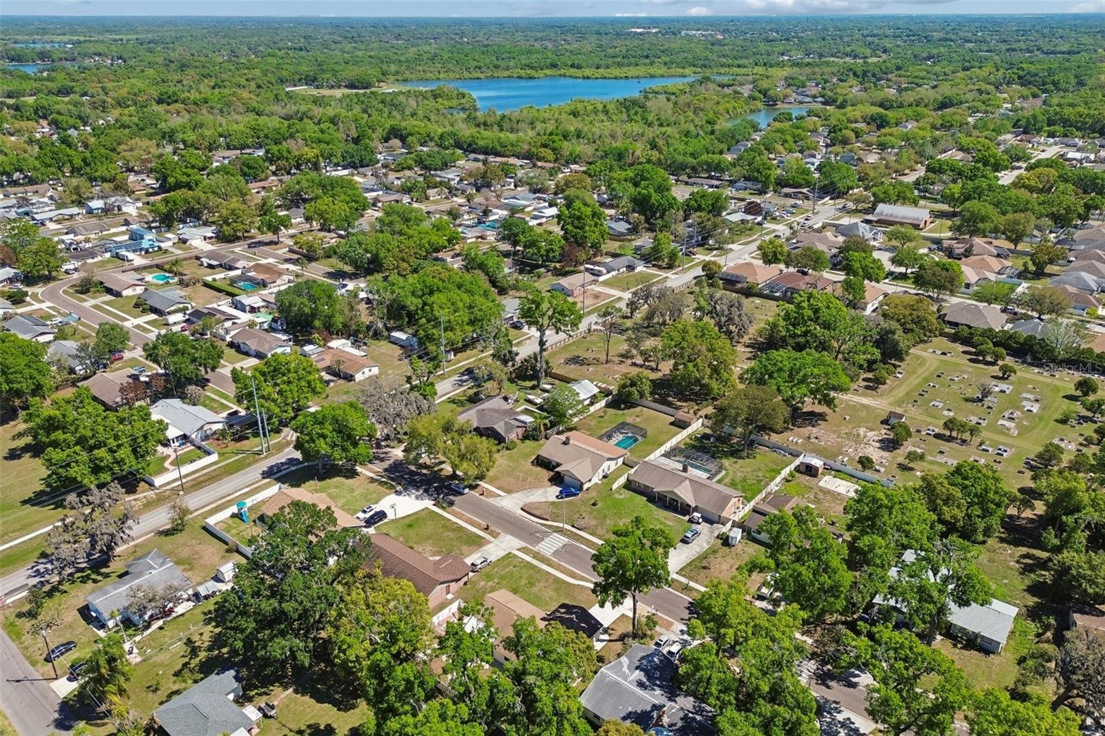 Listing photo id 63 for 2505 Linden Tree Street