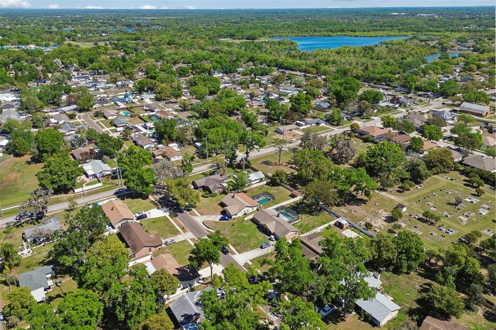 Listing photo id 64 for 2505 Linden Tree Street