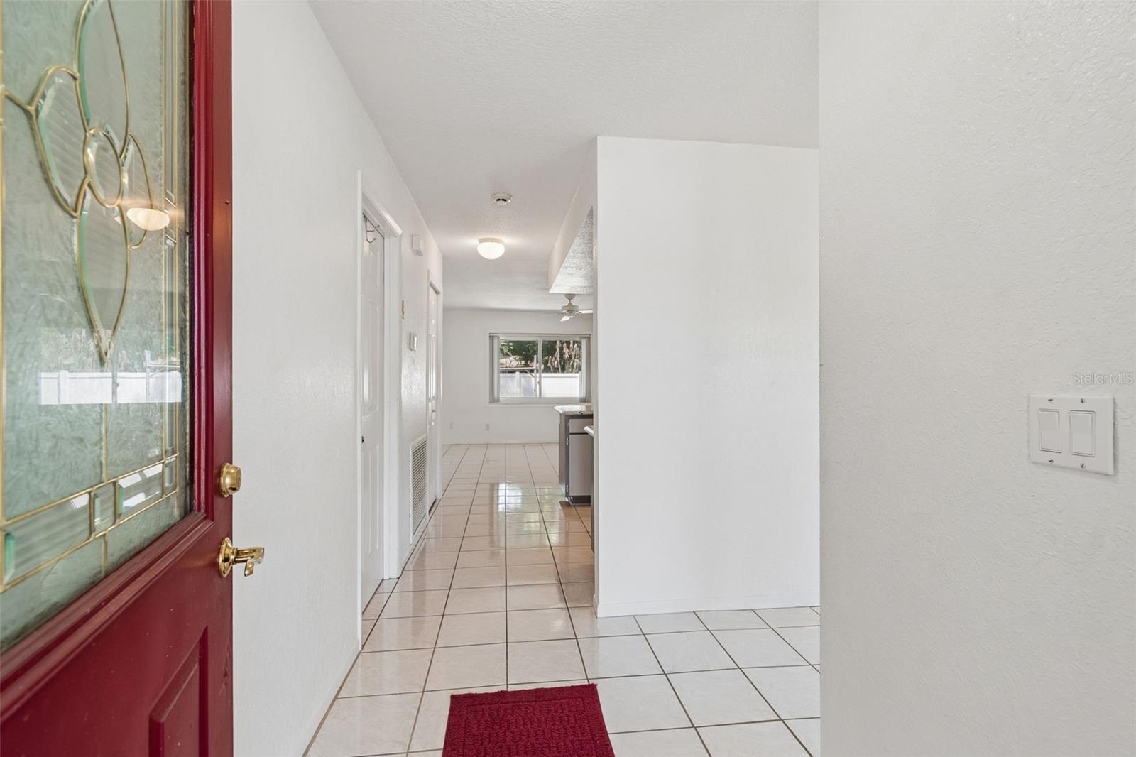 Listing photo id 7 for 2505 Linden Tree Street