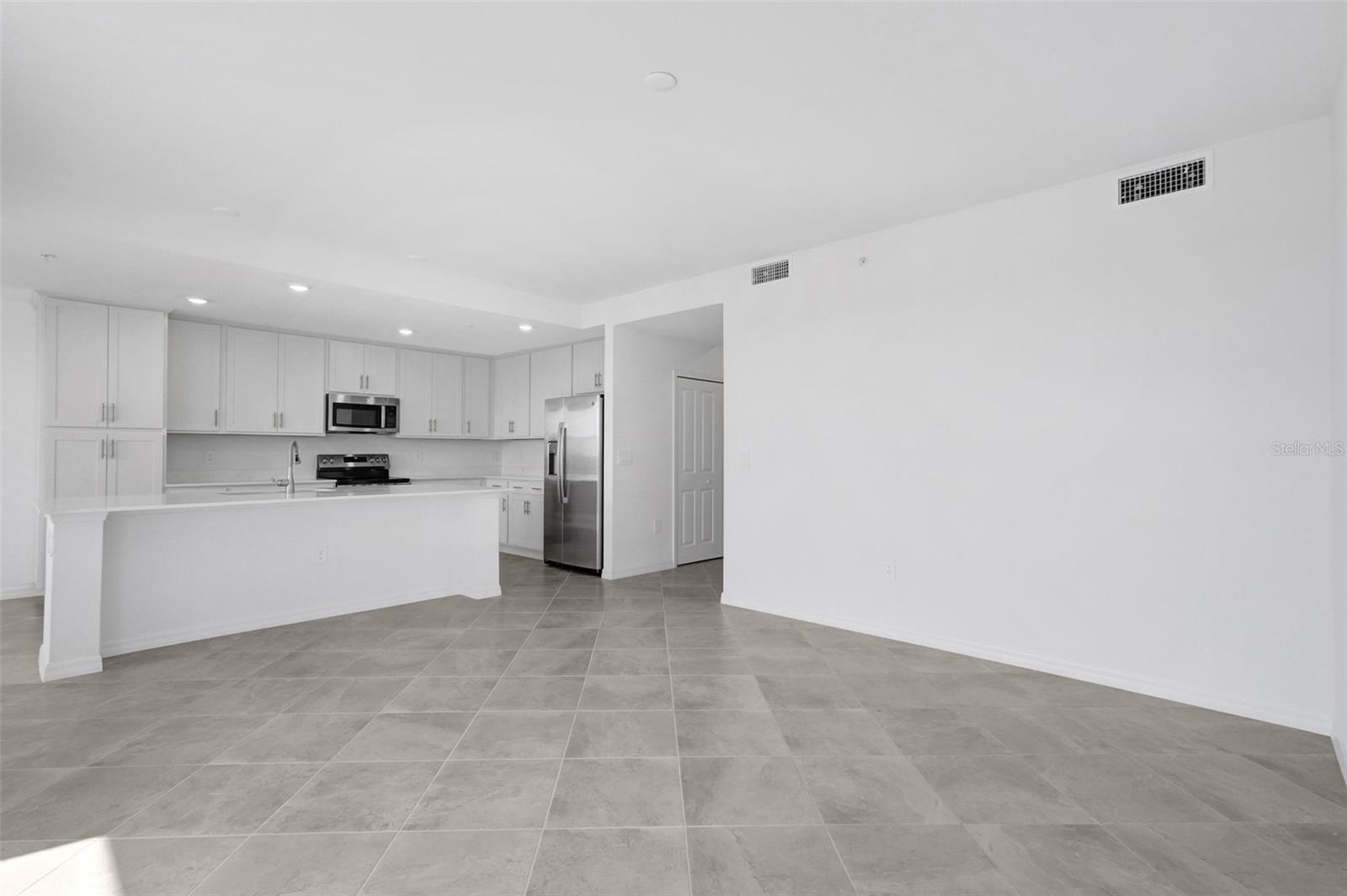 Image 4 of 22 For 19116 Scallop Loop 102