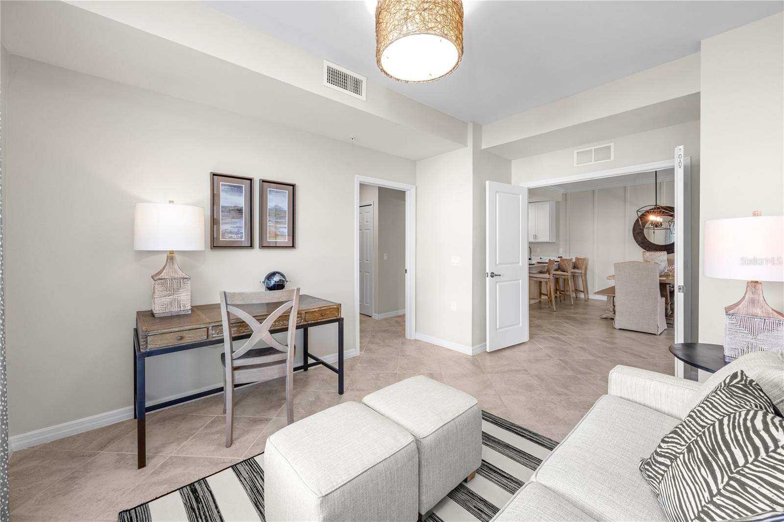 Image 15 of 24 For 19007 Scallop Loop 108