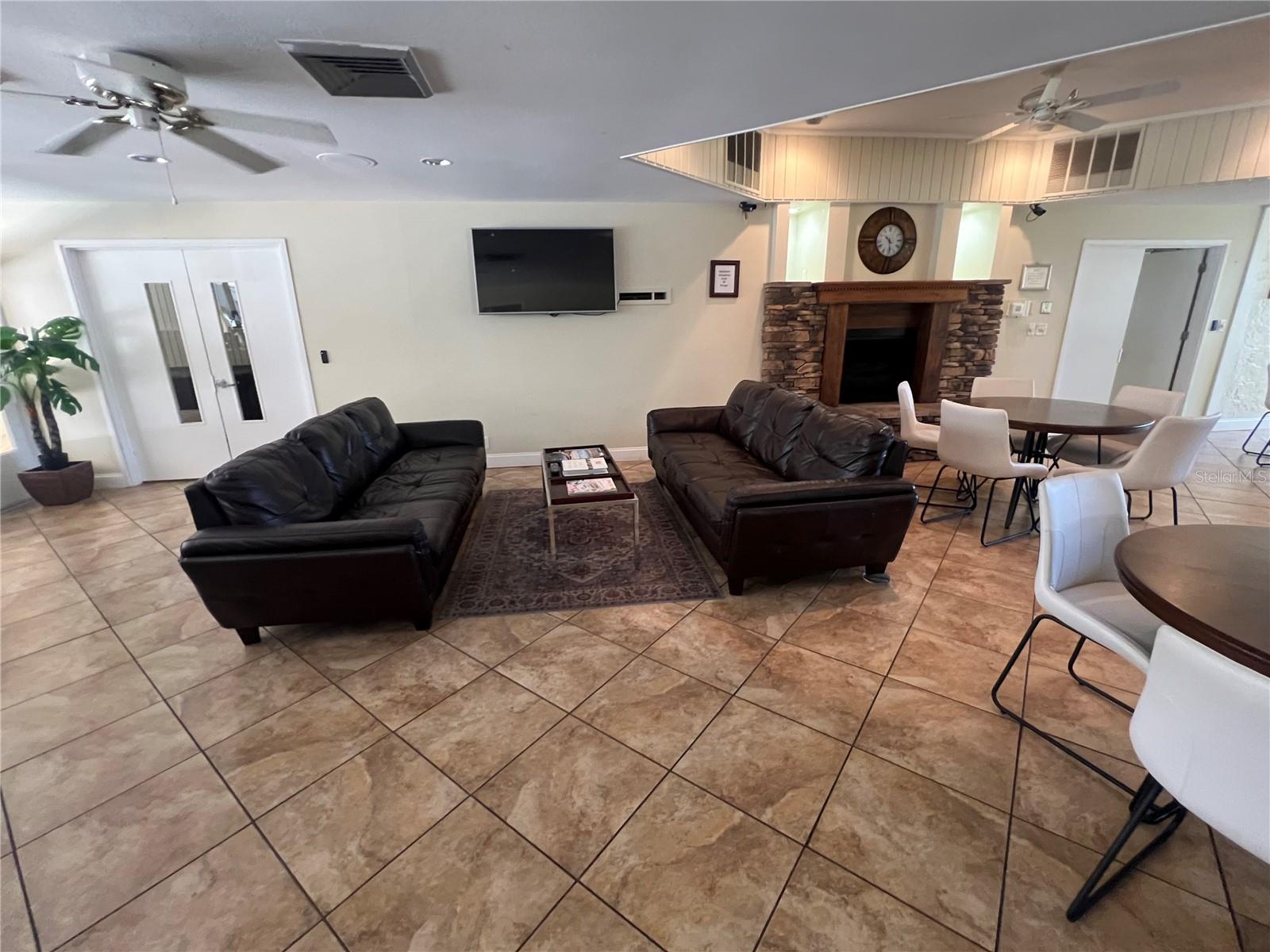 Image 31 of 34 For 2620 Cove Cay Drive 1003