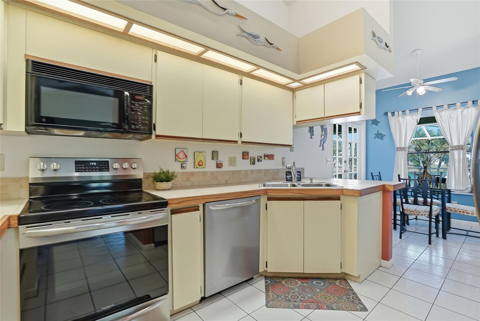 Image 19 of 67 For 846 Centerwood Drive