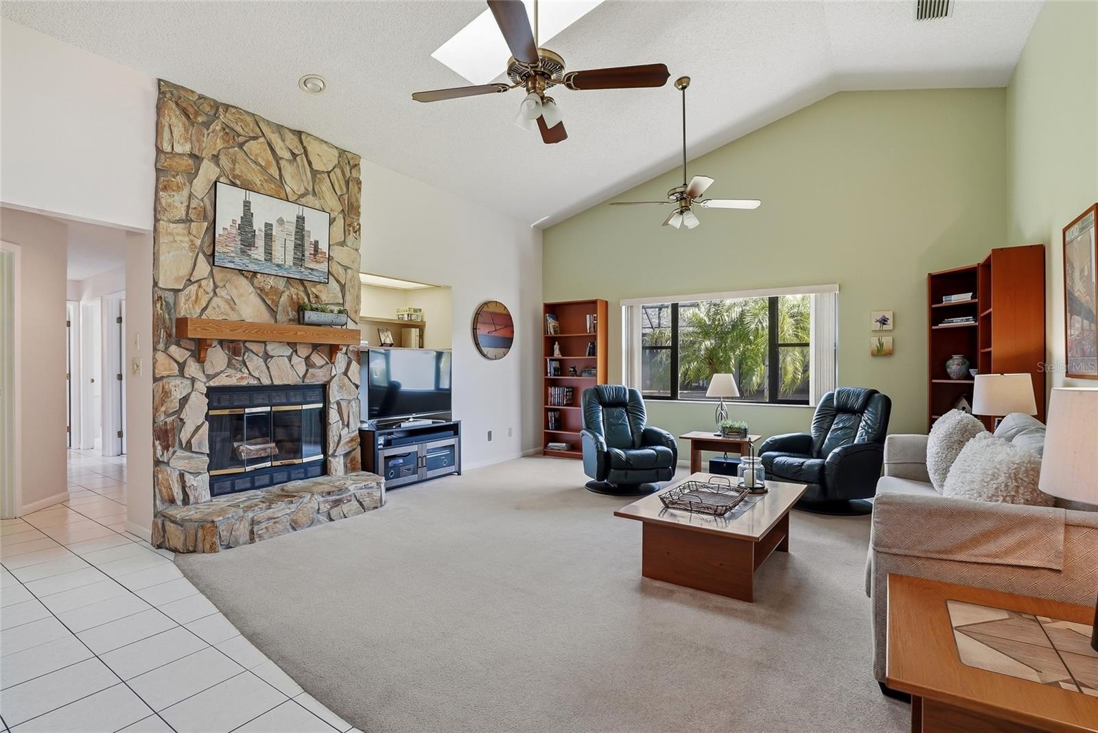 Image 25 of 67 For 846 Centerwood Drive